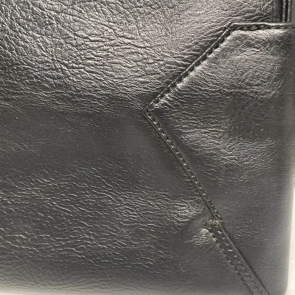 Matt & Nat Black Minka Vegan Hobo Bag Dwell Crossbody Bag - Picture 9 of 17